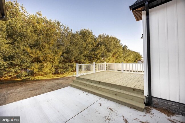 Building Photo - 5692 King Stuart Dr