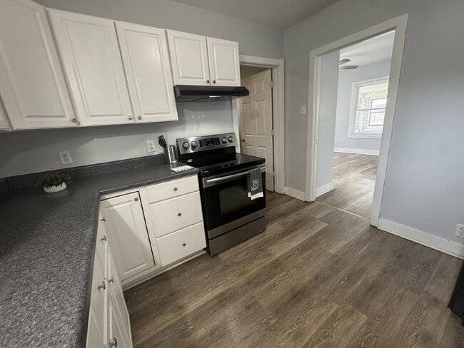 Building Photo - "Charming 3-Bed Home in Springfield with Spacious 1245 Sq Ft Layout!"