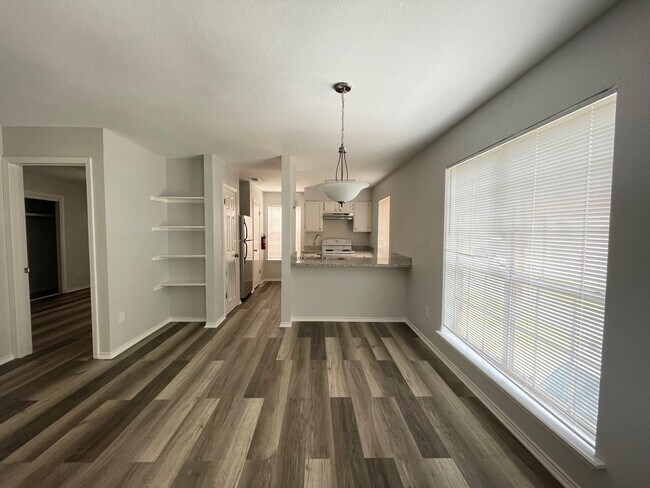 Dining Room Area - 1006 W Kelly Ave