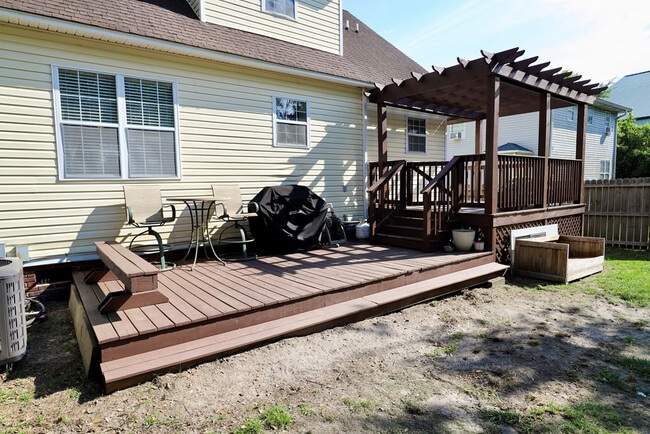 Building Photo - 1910 Lybrand St