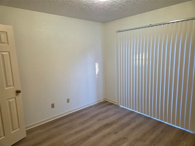 Building Photo - 42 Silver Creek Dr