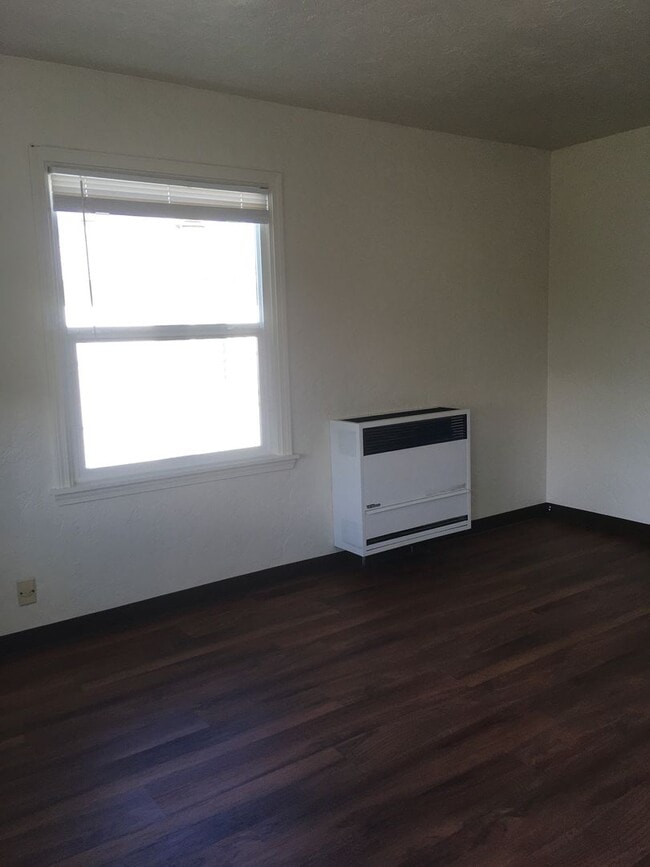 Building Photo - 19453 Hill St