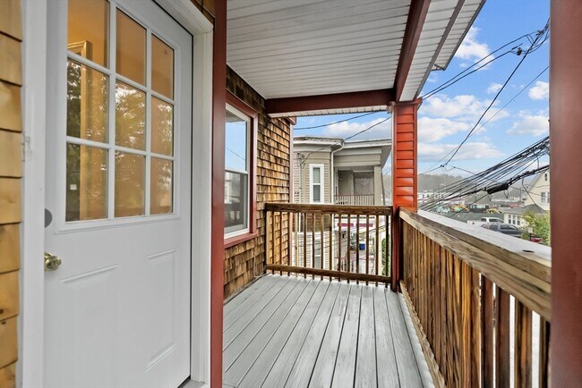 Building Photo - 8 1/2 Intervale St