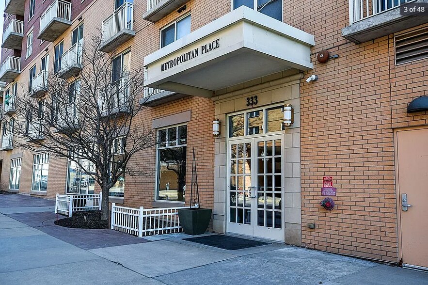 Building Photo - 333 W Mifflin St
