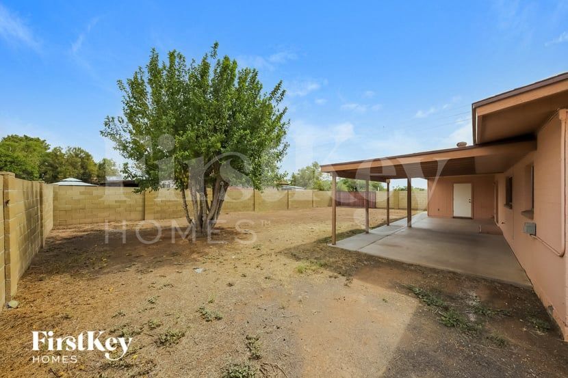 Building Photo - 4702 W Paradise Ln