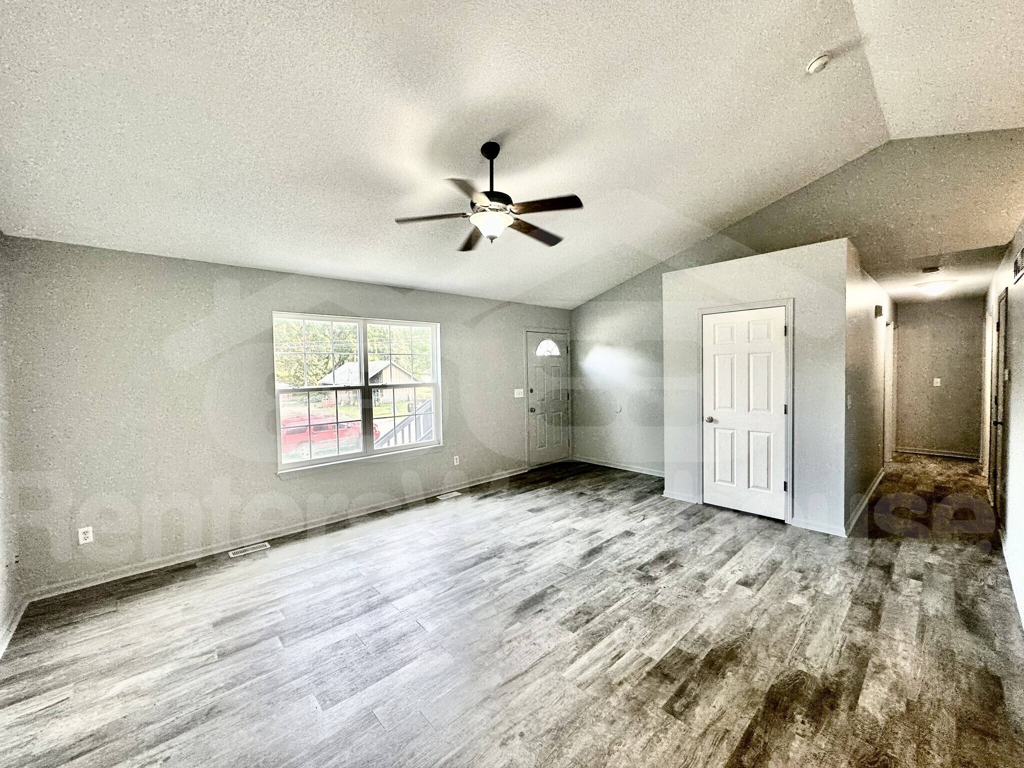 Building Photo - 2144 SE 6th St