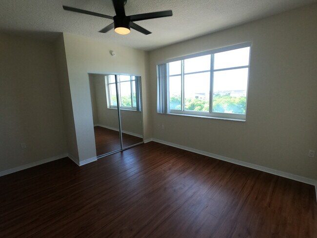 Building Photo - 10851 Mangrove Cay Ln NE
