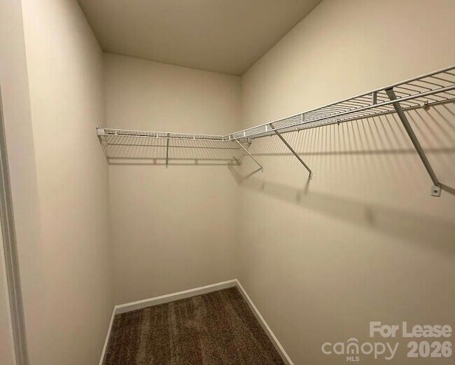 Building Photo - 1830 Vanderlyn St