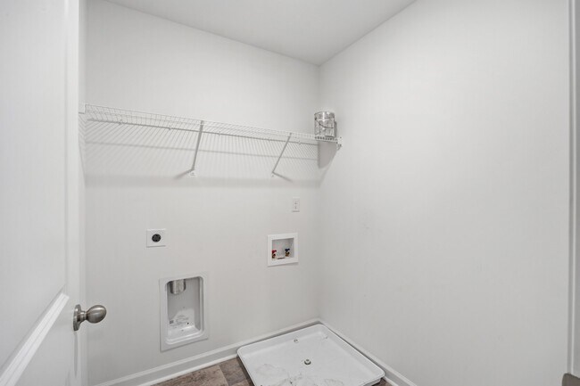 Building Photo - 2900 Bogart Ln