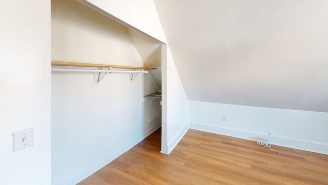 Building Photo - 45 Henry Ave