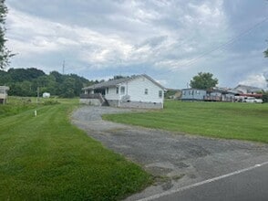 Building Photo - 3bed / 2 bath house near Race Track!