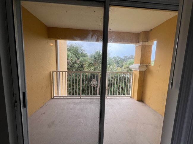 Building Photo - Fairways Condo in Vero Beach