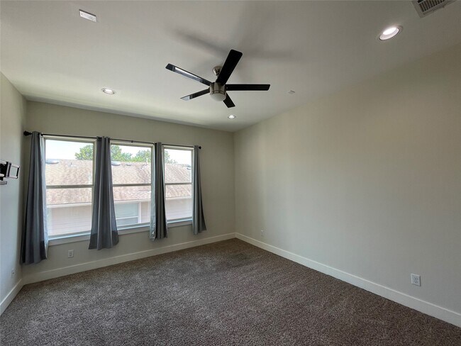 Building Photo - 5306 Eigel St