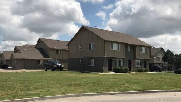 Building Photo - 2626 S 85th E Ave #D