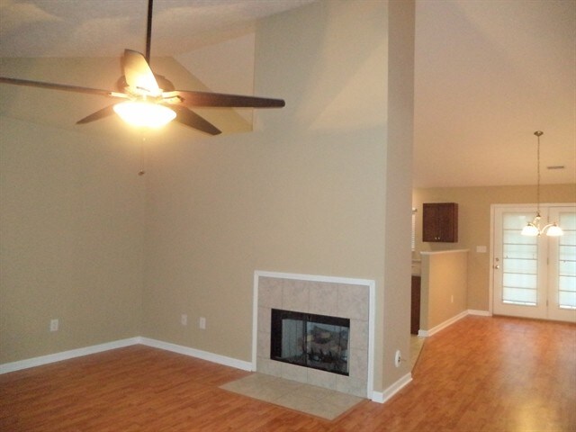 Building Photo - 1822 Hunters Hill Blvd