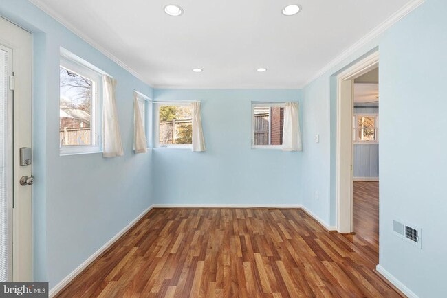 Building Photo - 1611 Ballard St