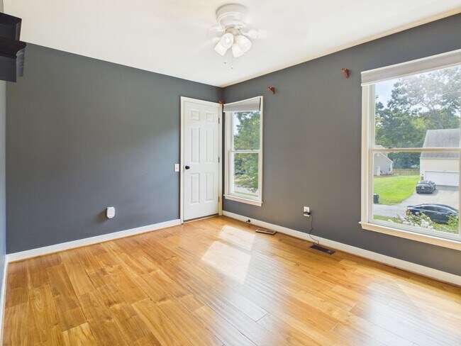 Building Photo - 6118 Walnut Landing Way