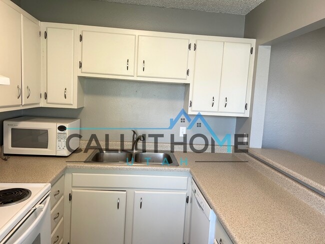 Building Photo - 4527 1175 W