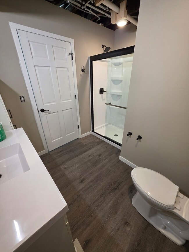 Building Photo - Freshly Remodeled 5 Bedroom Home for Rent