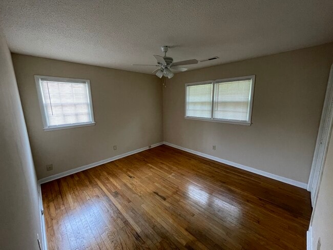 Building Photo - 137 Clay St