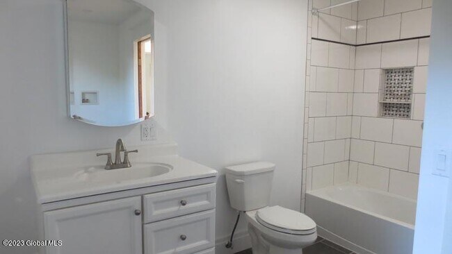 Building Photo - 943 NY-144