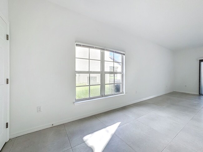 Building Photo - 1748 Barton Towne Cir