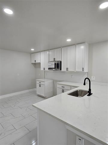 Building Photo - 3254 Matthews Dr