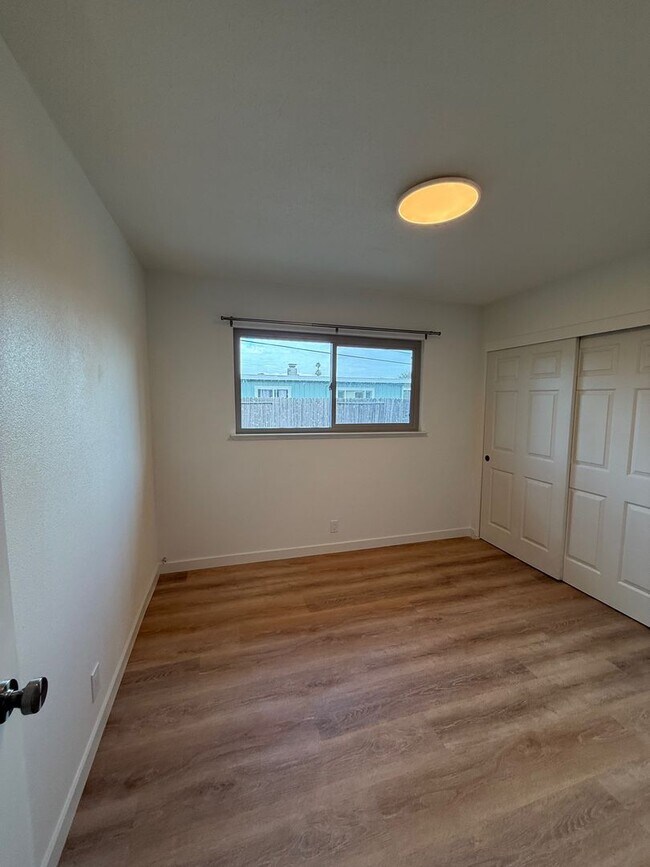 Building Photo - 3 Bedroom/2 Bathroom Single Story Home In Rohnert Park