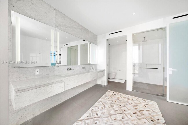 Building Photo - 2000 S Ocean Dr