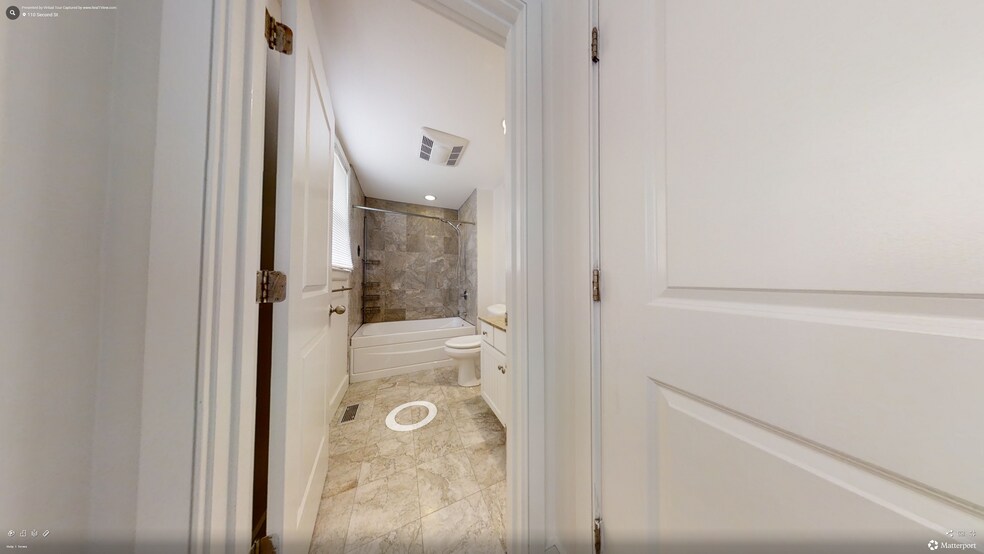 Building Photo - 10 2nd St