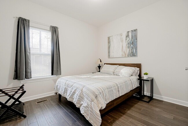 Building Photo - Furnished Rental