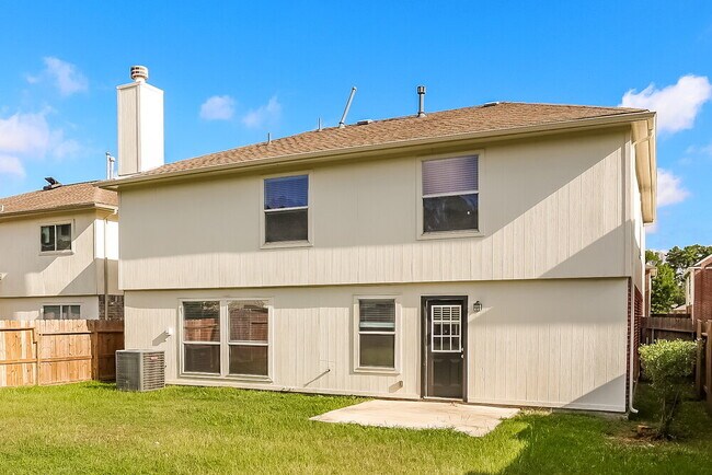 Building Photo - 2422 Fox River Ln