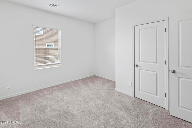 Building Photo - 9637 W Agora Ln