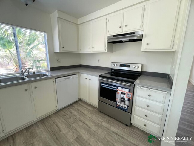 Building Photo - 4 Bedroom, 2 Bathroom Home in Foster City ...