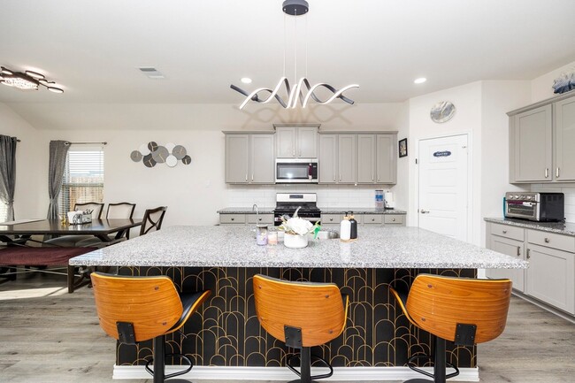 Building Photo - 3229 Trails End Rd