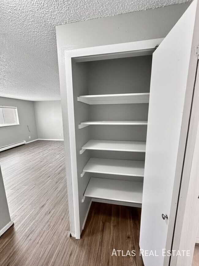 Building Photo - 2116 Friendship Pl