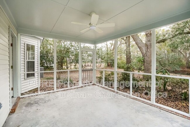 Building Photo - 1928 Oak Tree Ln