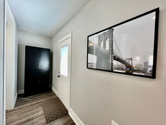 Building Photo - Quaint 4 Bedroom furnished Ranch Home in Mason Ohio