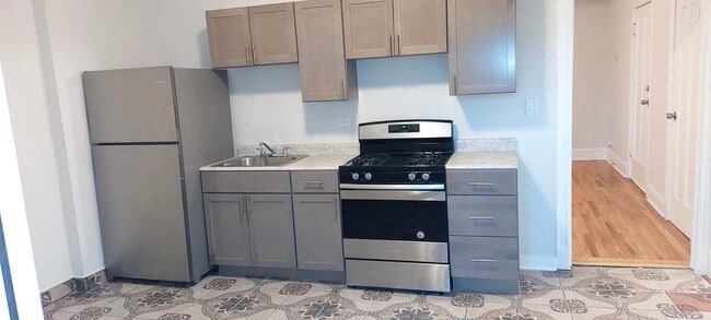 Building Photo - 1255 N Harding Ave