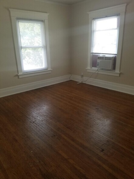 Building Photo - 218 Hammond Ave