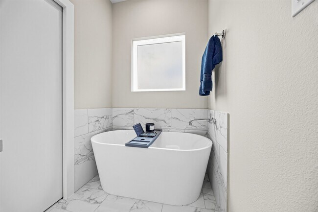 Building Photo - 853 Prosper St