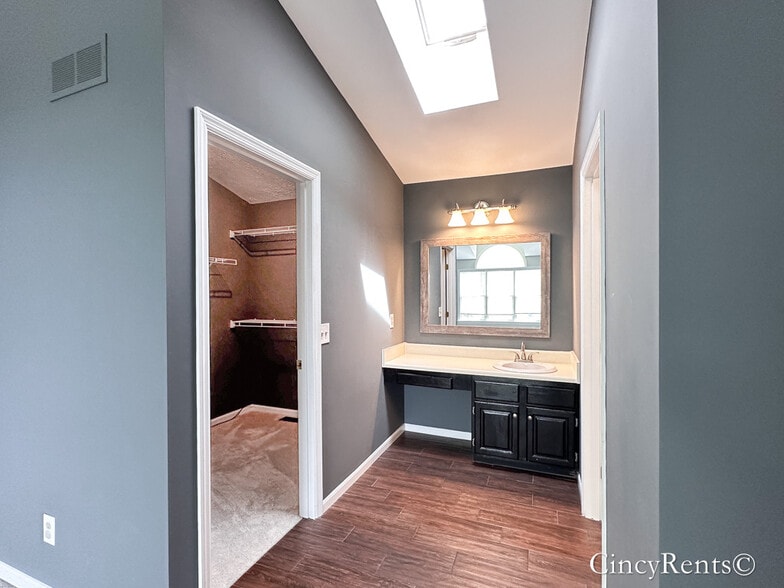 Building Photo - 7982 Lancelot Dr