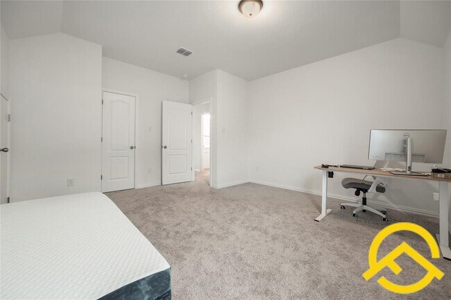Building Photo - 671 Durian Lp