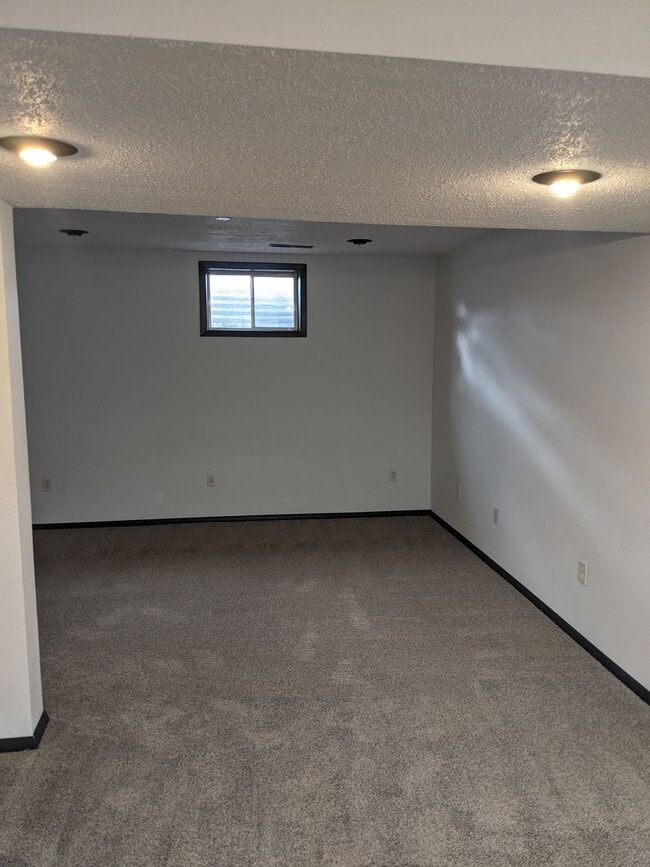 Building Photo - Peaceful cul-de-sac living! Beautiful 4 bedroom-2 bathroom home for rent!