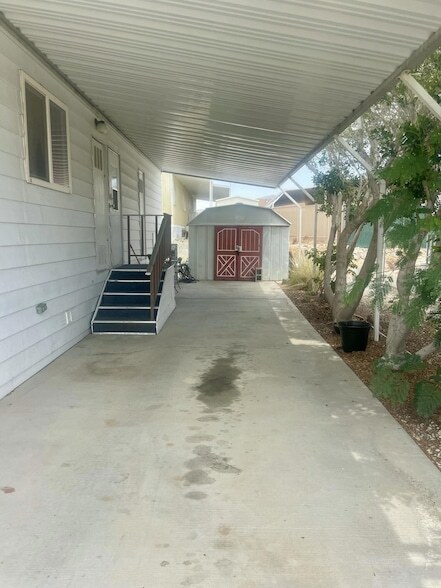 Building Photo - 14777 Palm Dr