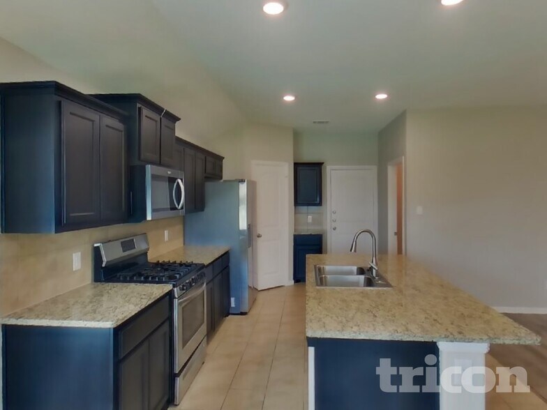 Building Photo - 728 Walls Blvd