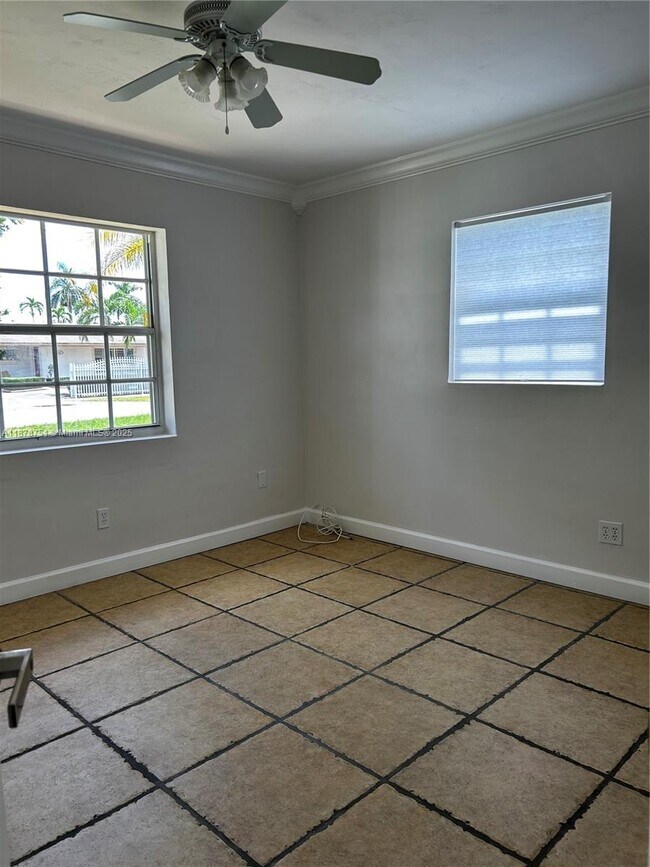 Building Photo - 1320 SW 102nd Ct