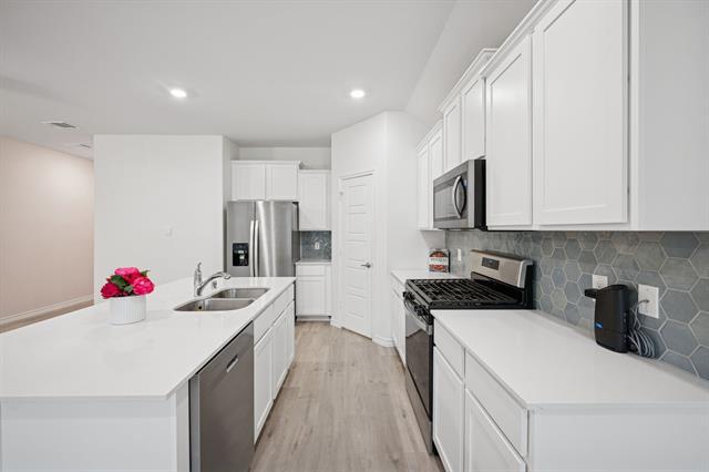 Building Photo - 907 Marigold St