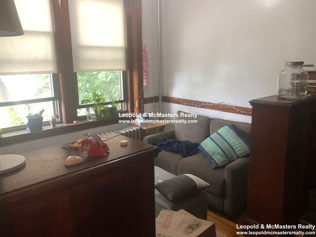 Building Photo - 22 Bellevue St