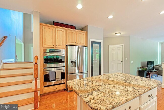 Building Photo - 47333 Middle Bluff Pl